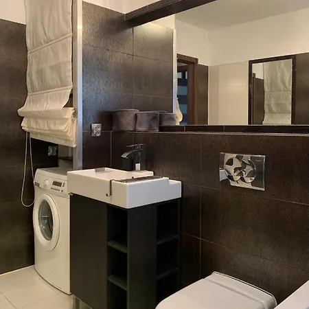 Uroczy Apartament W Centrum Miasta Apartment